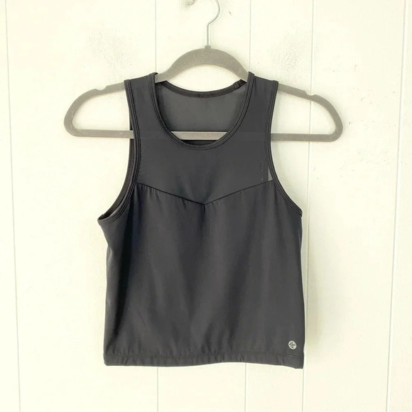 Manduka Black Solite Crop Top Women's size XS? 14.5” ptp with stretch - Picture 2 of 8